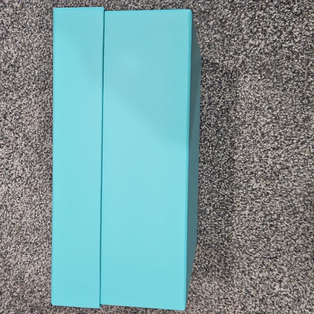 Tiffany & Co Box And Ribbon - Picture 3 of 6